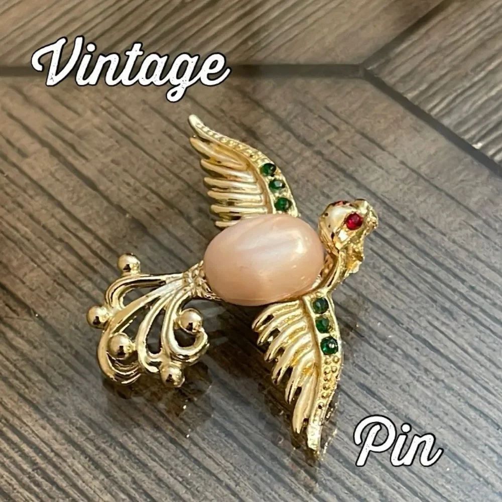 Vintage Gold-tone Bird Brooch with Pink Jelly Belly Oval Cabochon